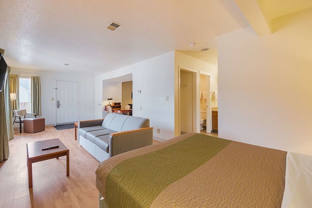Standard Room, 1 Queen Bed, Accessible, Non Smoking