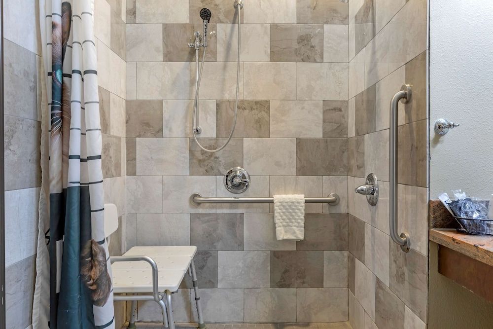 Best Western Plus Fort Stockton Hotel Standard Room, 2 Queen Beds, Accessible, Non Smoking (Pet Friendly) 3