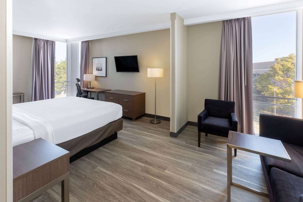 Room, 1 King Bed, Non Smoking