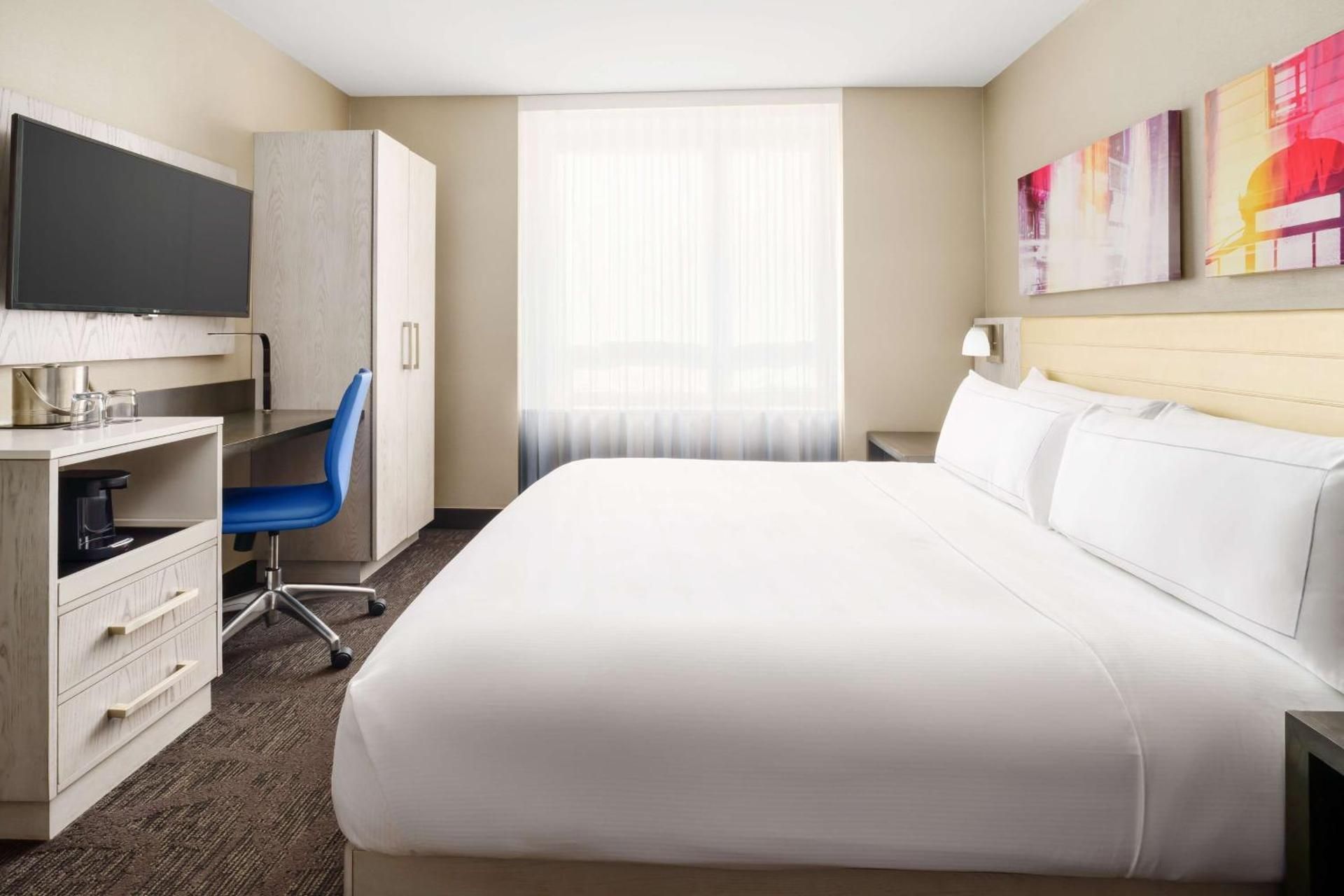 1 KING BED PREMIUM CITY VIEW