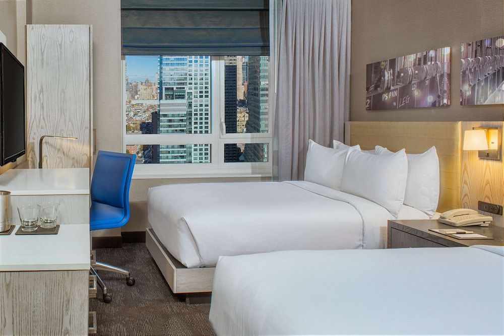 Room, 2 Double Beds, River View, Corner