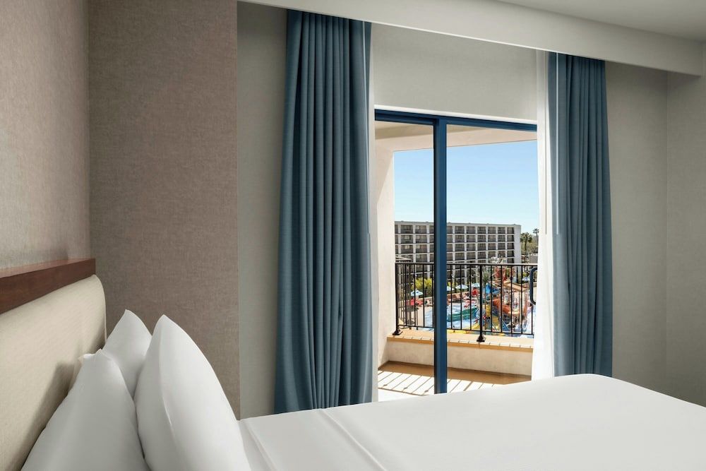 Suite, 1 Bedroom, Balcony, Park View
