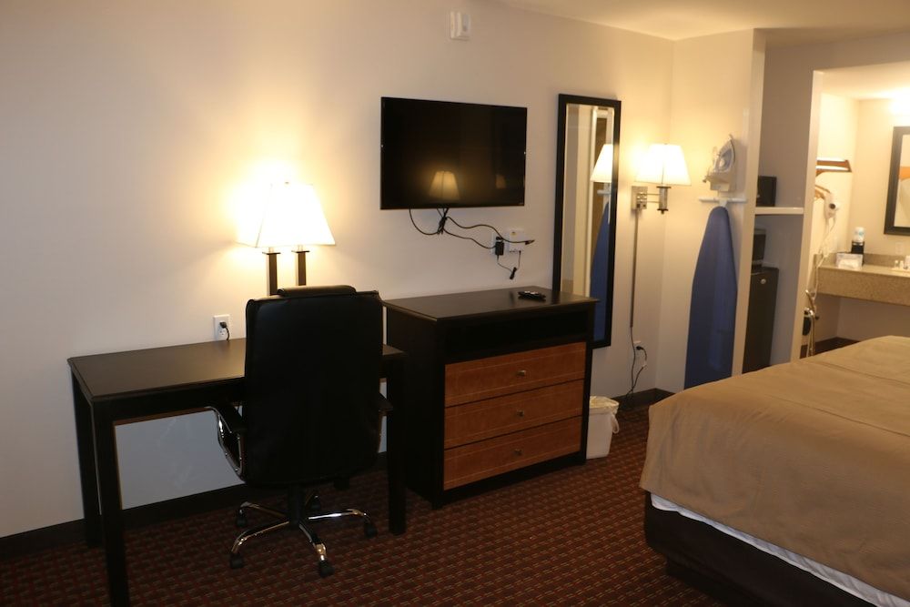 Room, 1 King Bed, City View