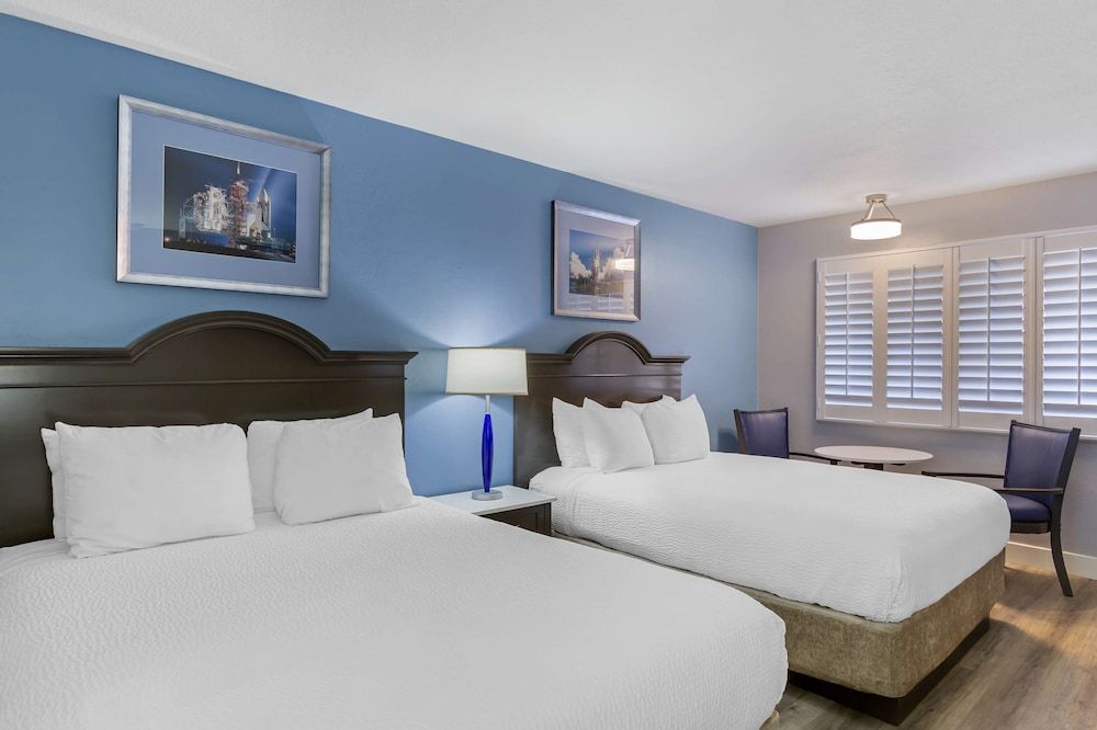 Best Western Space Age Lodge Standard Room, 2 Queen Beds, Accessible, Bathtub 2