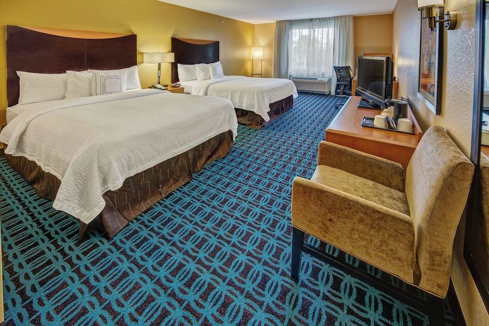 Room, 2 Queen Beds, Non Smoking (Mobility/Hearing Access, Roll-in Shwr)