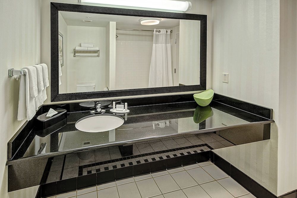 Room, 1 King Bed, Non Smoking