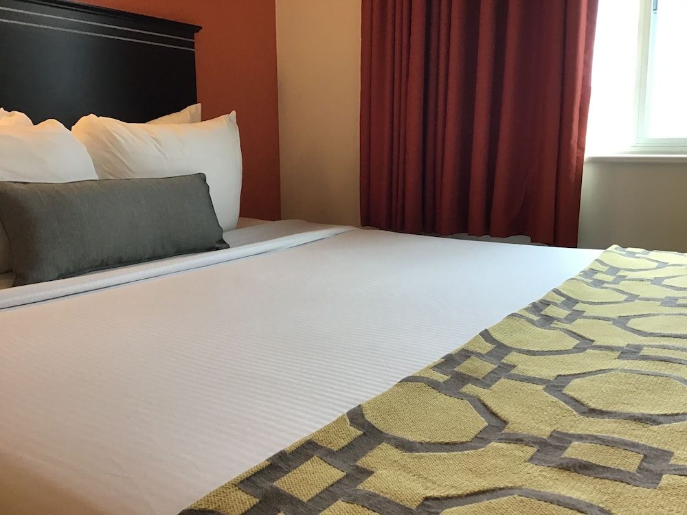 Deluxe Room, 1 Queen Bed, Non Smoking