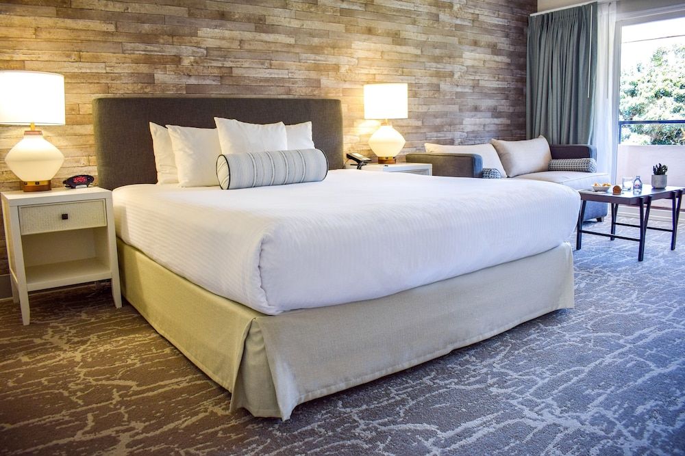 undefined Beachside Inn 5