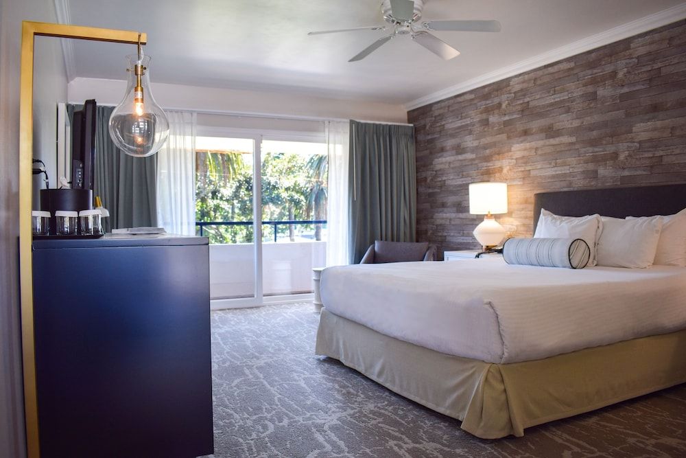 undefined Beachside Inn 9