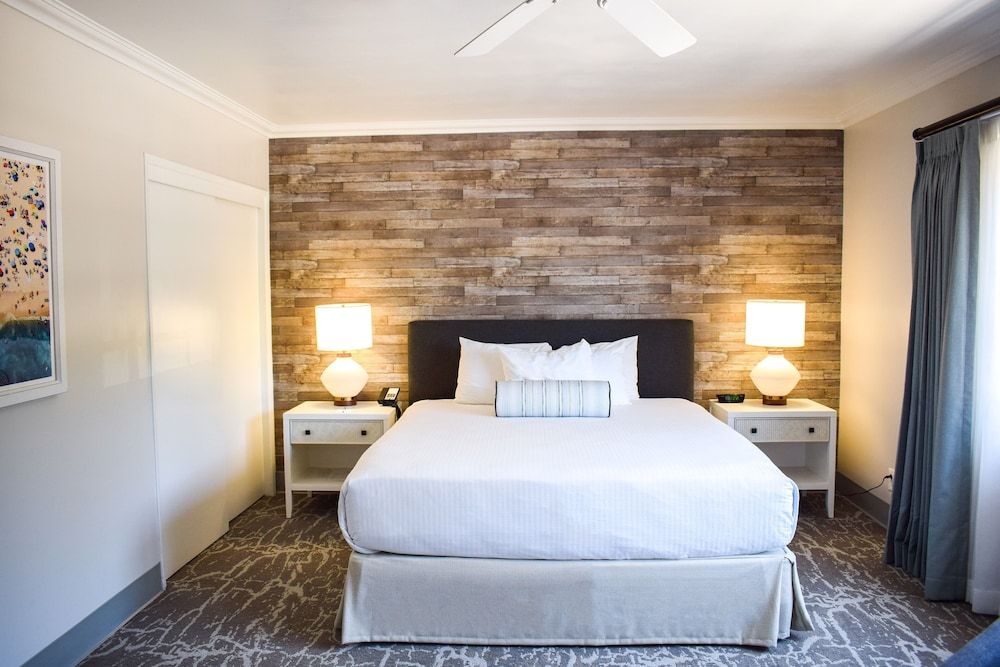 Beachside Inn Room, 1 King Bed, Accessible 4