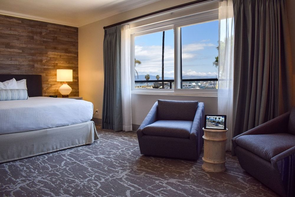 Beachside Inn Room, 1 King Bed, Accessible