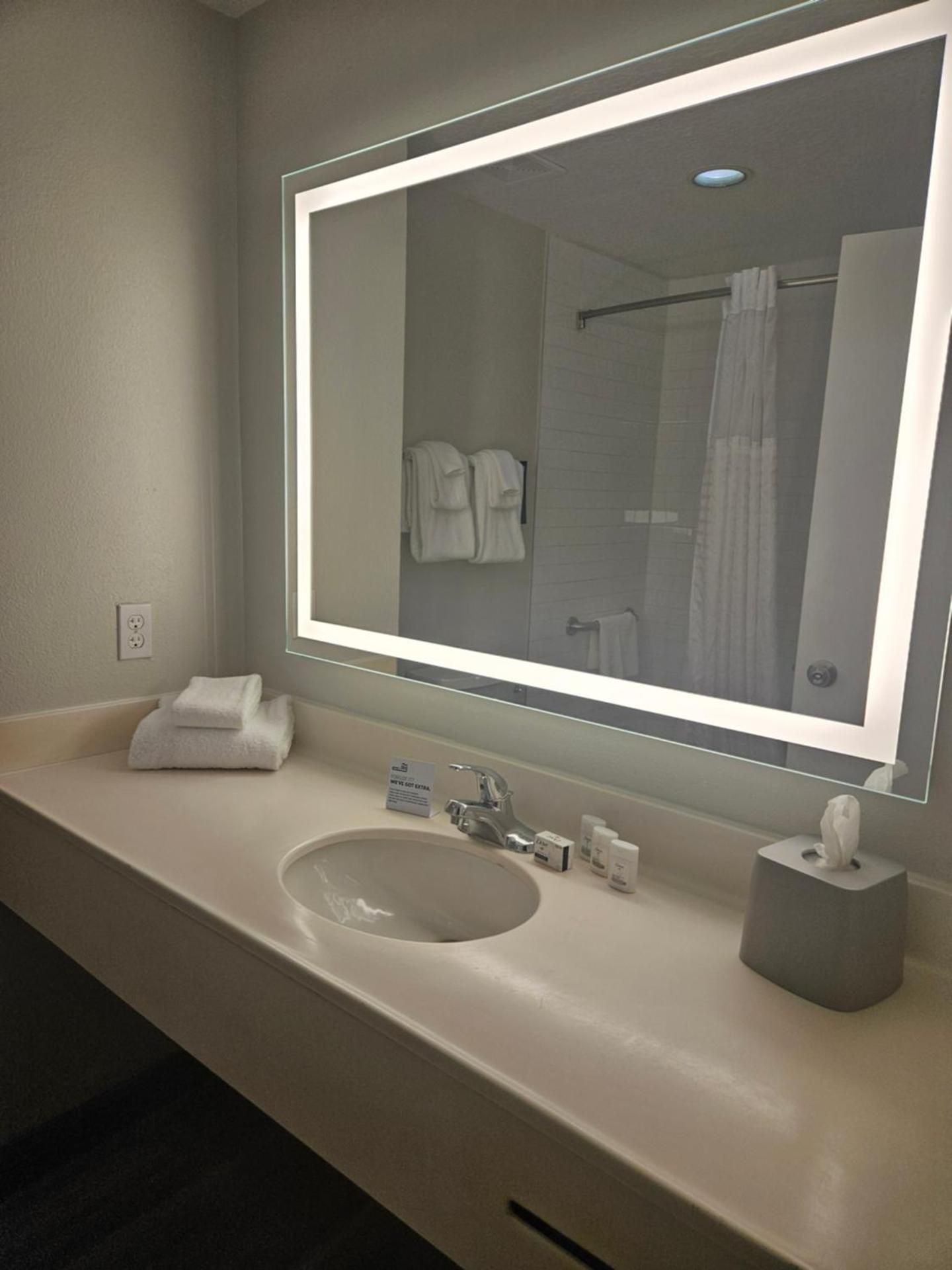 Double Room - Mobility Access Tub/Non-Smoking