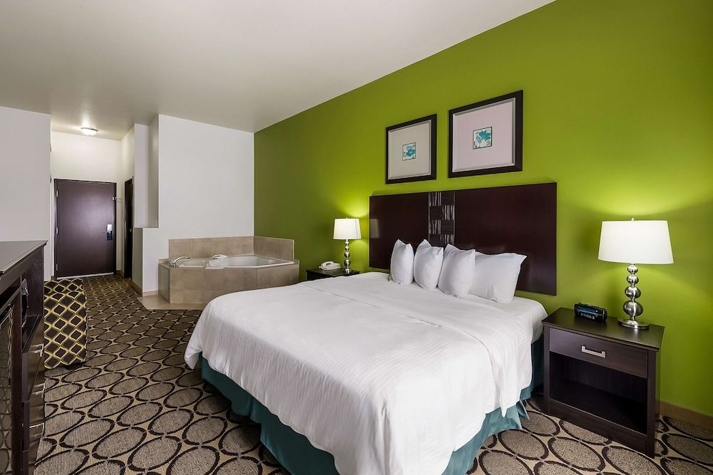 Suite, 1 King Bed, Non Smoking, Hot Tub