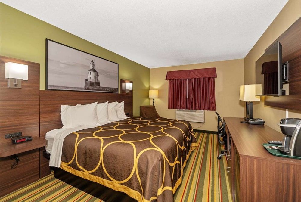 Room, 1 King Bed, Accessible, Non Smoking (Bathtub w/ Grab Bars)