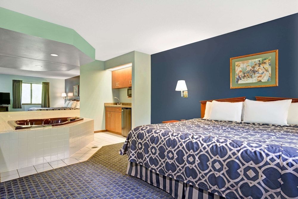 Studio Suite, 1 King Bed, Non Smoking