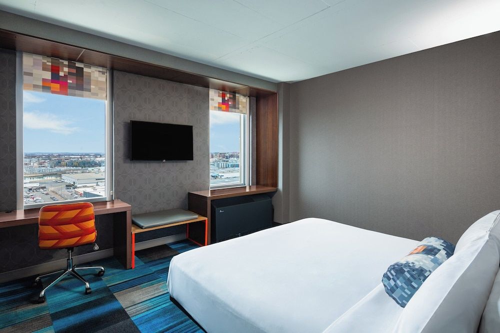 Aloft by Marriott, Boston Seaport District Room, 1 King Bed 4