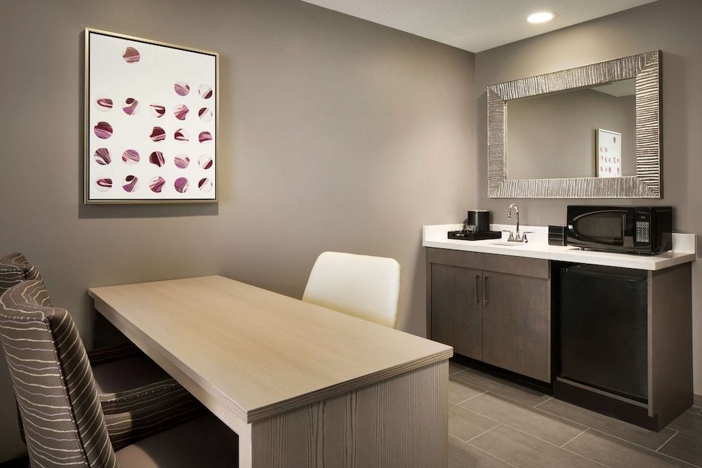 Suite, 2 Queen Beds, Accessible