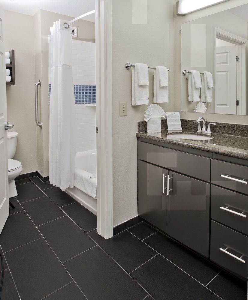 Suite, 1 Bedroom, Accessible, Kitchen (Communications Accessible)
