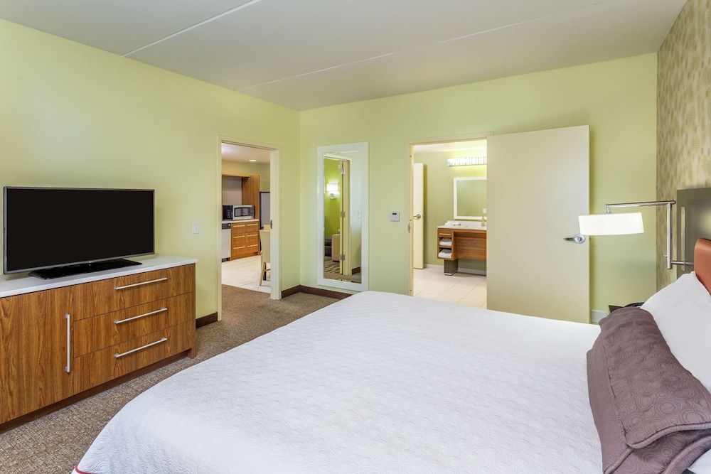 King One Bedroom Suite Hearing Accessible