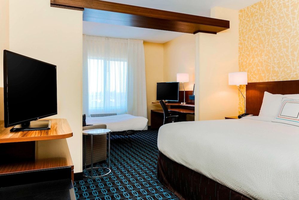 Suite, 1 King Bed with Sofa bed, Non Smoking