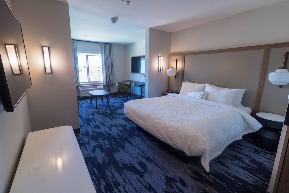 Suite, 1 King Bed with Sofa bed, City View