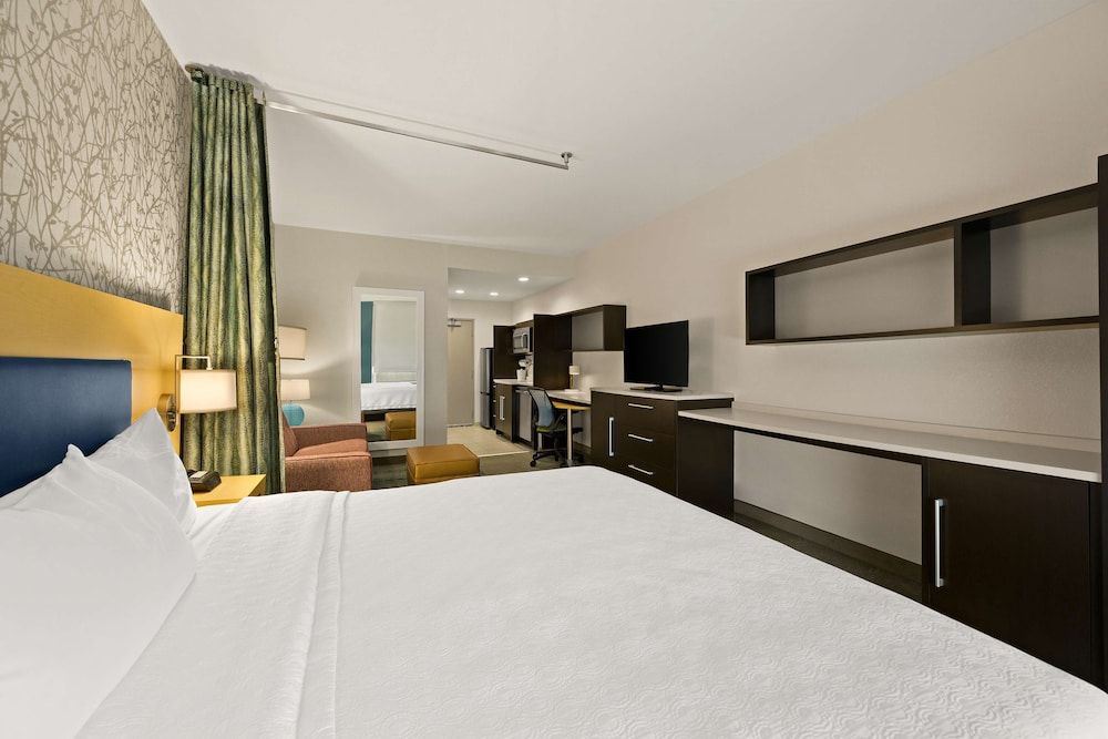 Studio, 1 King Bed, Non Smoking