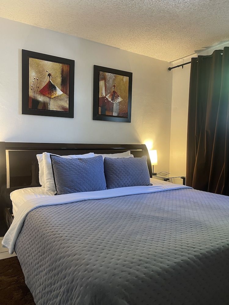 Sheridan Suites Apartments Hotel Family Apartment, 3 Bedrooms, Kitchen, Pool View 3