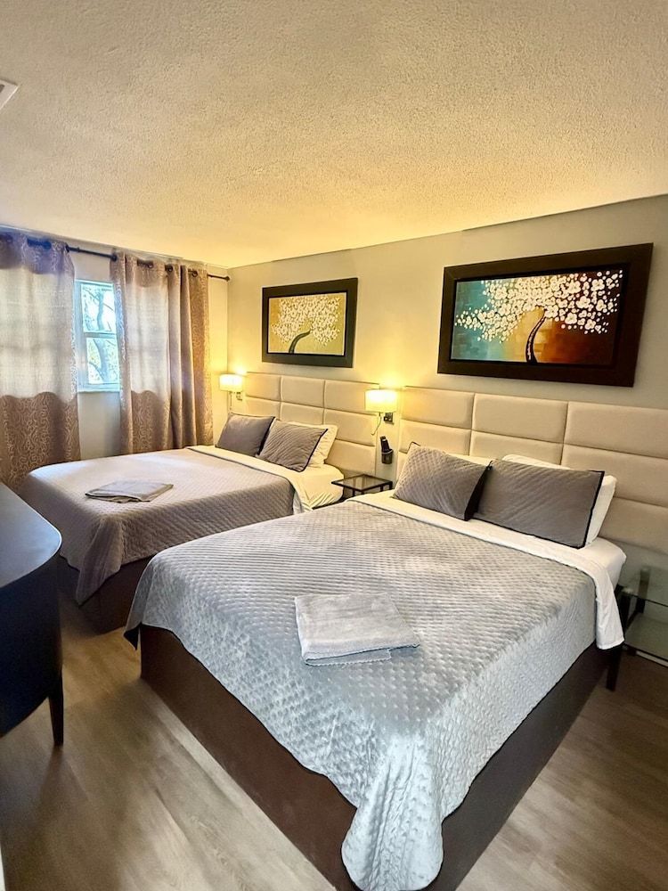 Sheridan Suites Apartments Hotel Family Apartment, 3 Bedrooms, Kitchen, Pool View 4