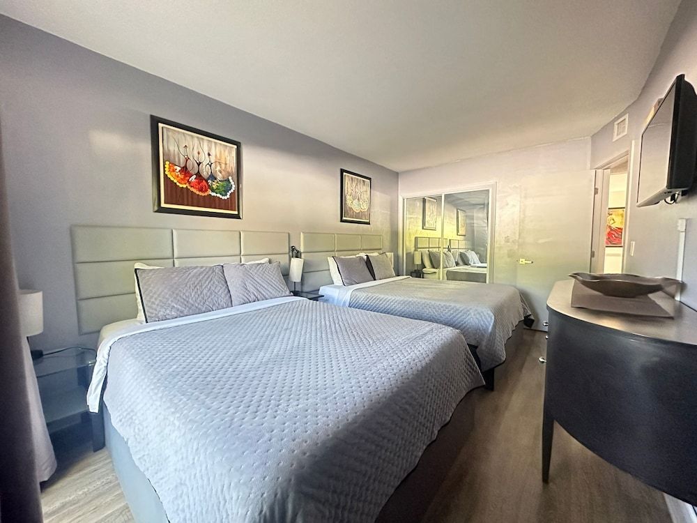 Sheridan Suites Apartments Hotel Family Apartment, 3 Bedrooms, Kitchen, Pool View 11