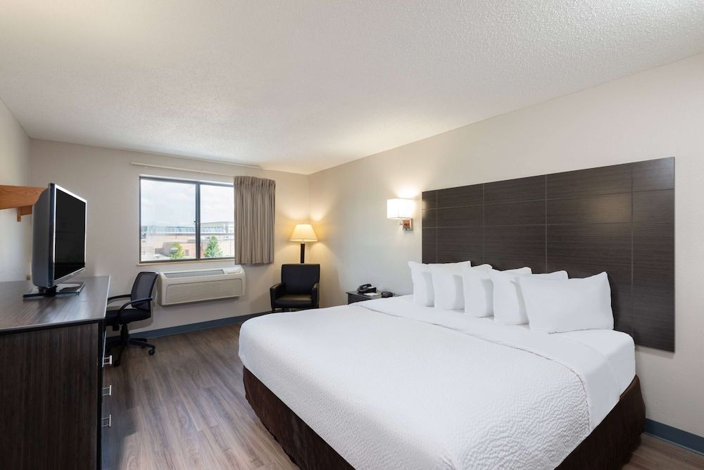 Room, 1 King Bed, Non Smoking