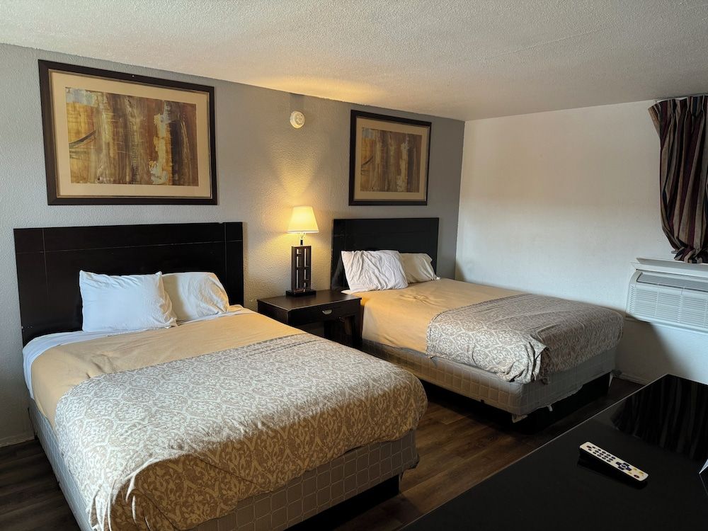 Ranch House Inn and Suites Double Queen Room