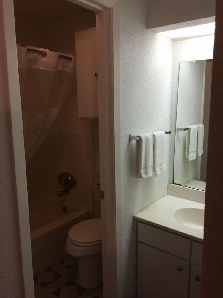 Ranch House Inn and Suites Double Queen Room 7