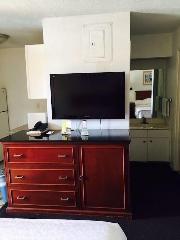 Ranch House Inn and Suites Double Queen Room 17