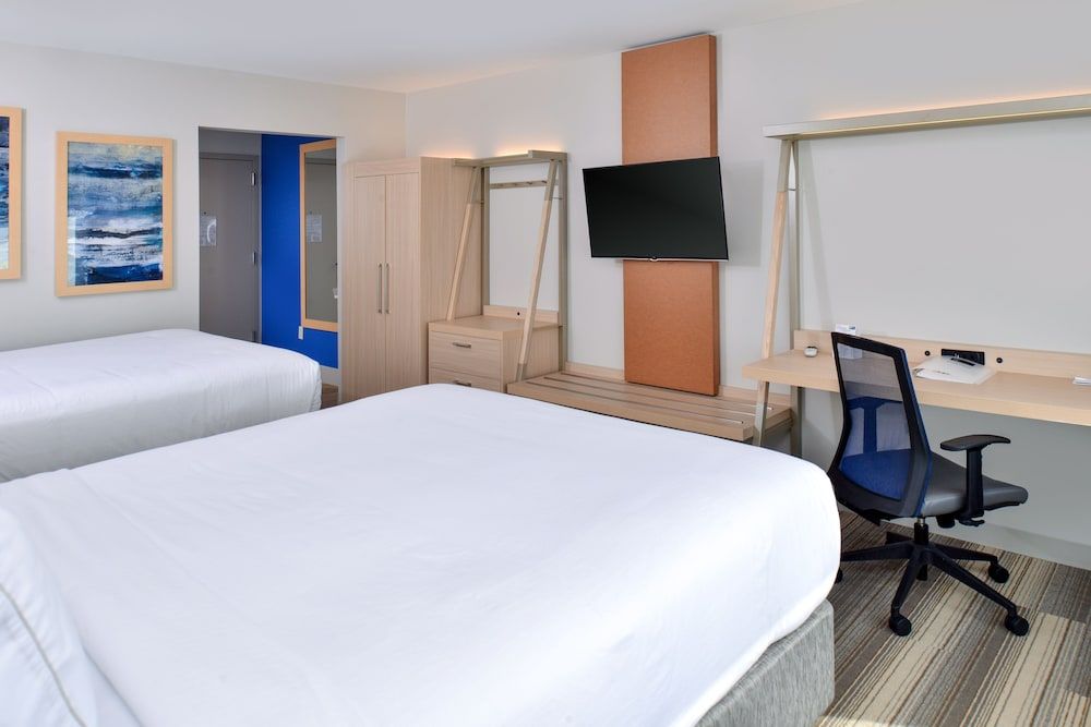 Standard Room, 2 Queen Beds, Accessible (Comm)
