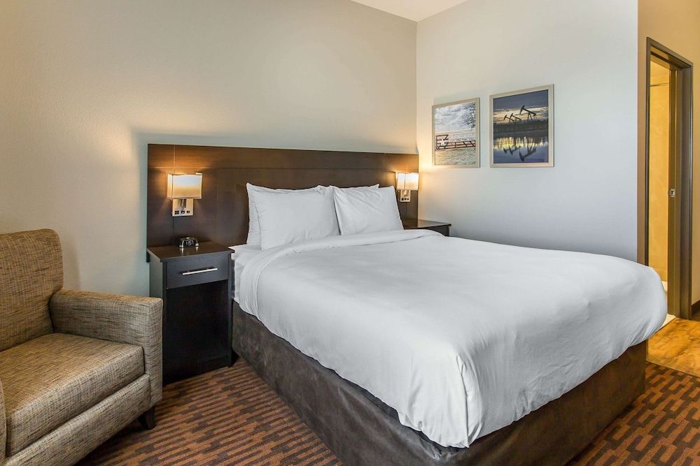 Room, 1 Queen Bed, Non Smoking (Efficiency)