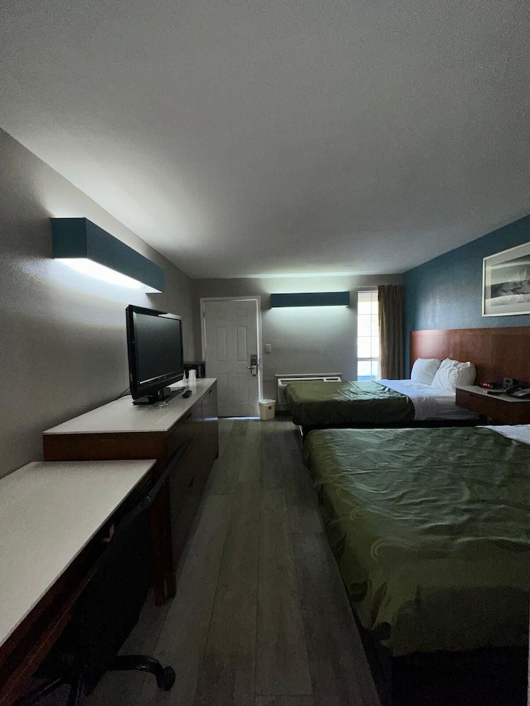 Jameson Inn Winder Room, 2 Double Beds, Accessible, Smoking 3