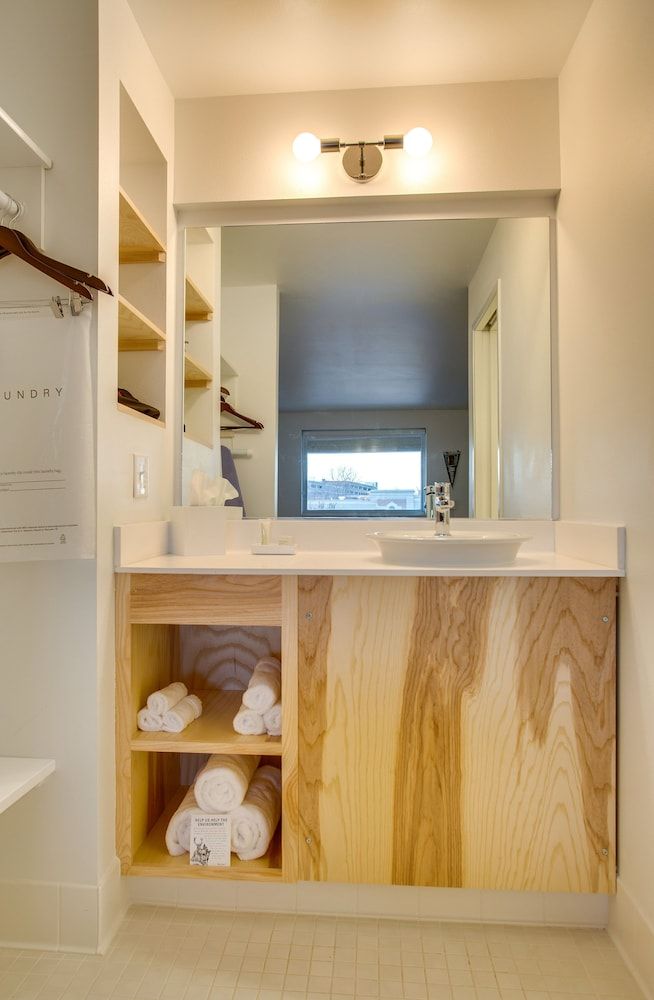 The Oxbow Hotel King Flat (Exterior Entrance) 2