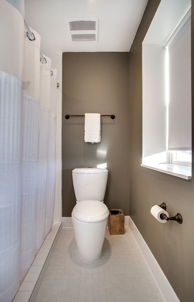 The Oxbow Hotel Main House Queen Suite ADA 2