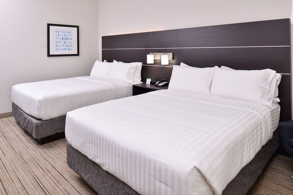 Standard Room, 1 King Bed, Accessible (Communications)