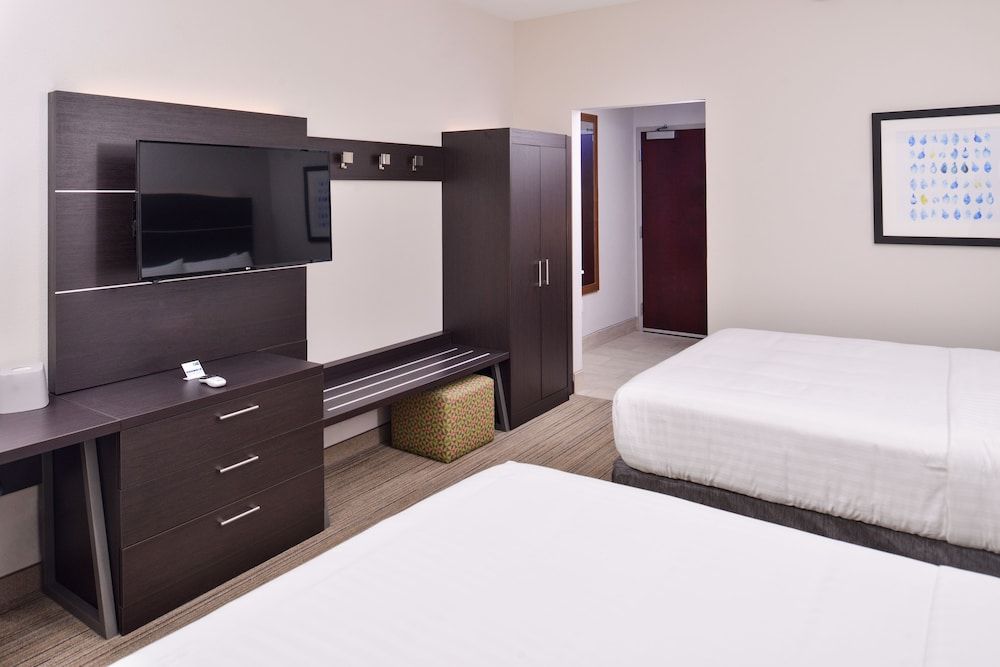 Standard Room, 1 King Bed, Accessible (Communications)