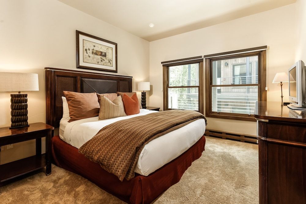 Deluxe Condo, 3 Bedrooms, Hill View (C6)