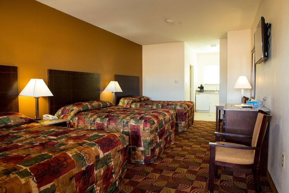 Triple Room, Multiple Beds