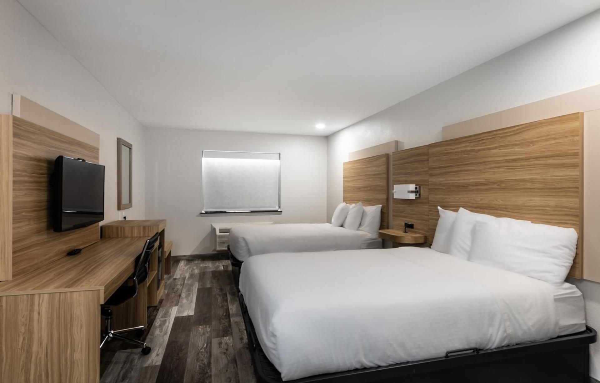 2 Double Beds Non-Smoking