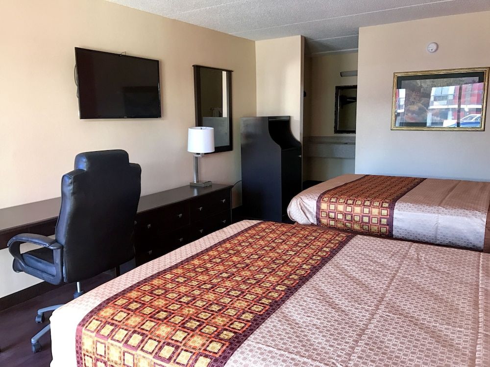 American Inn Classic Room, 2 Queen Beds, Non Smoking 3