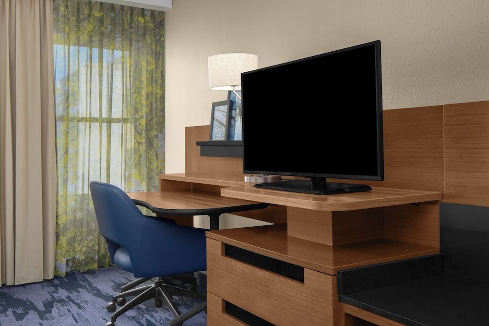 undefined Fairfield Inn & Suites Savannah Downtown/Historic District 10