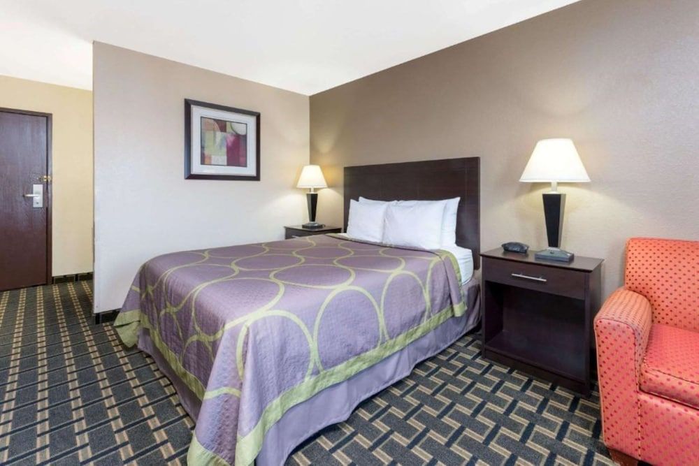 Standard Room, 1 Queen Bed