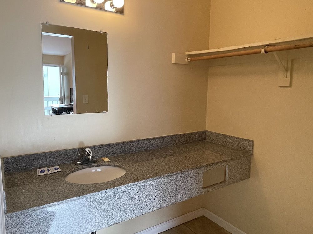 Sea Palace Motel Superior Room, 2 Queen Beds 7