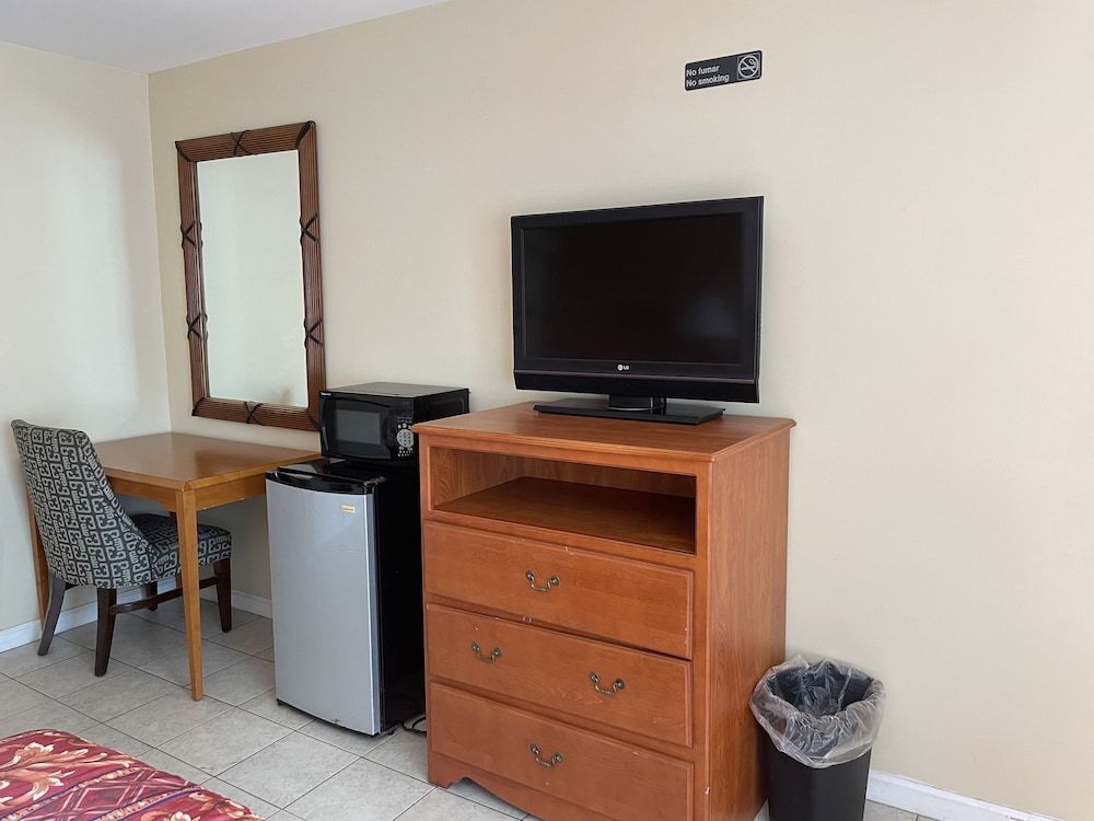 Sea Palace Motel Superior Room, 1 Queen Bed 13