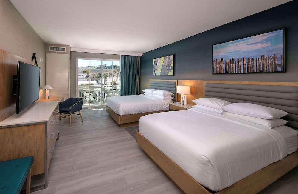 Room, 2 Queen Beds, Accessible, Bathtub (Mobility & Hearing)