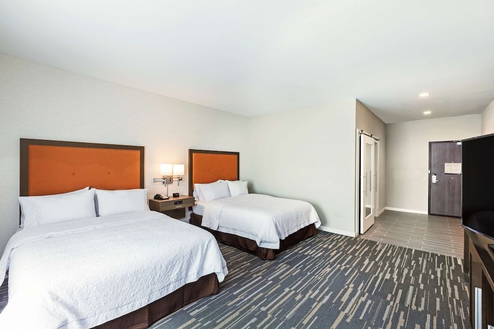 Room, 2 Queen Beds, Accessible, Bathtub (Mobility/Hearing)